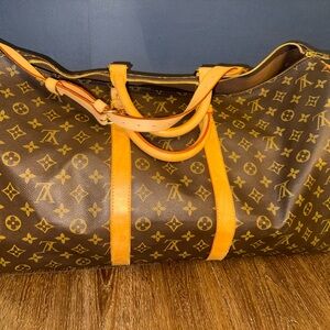 Louis Vuitton Keepall Bandoulière w/ Strap